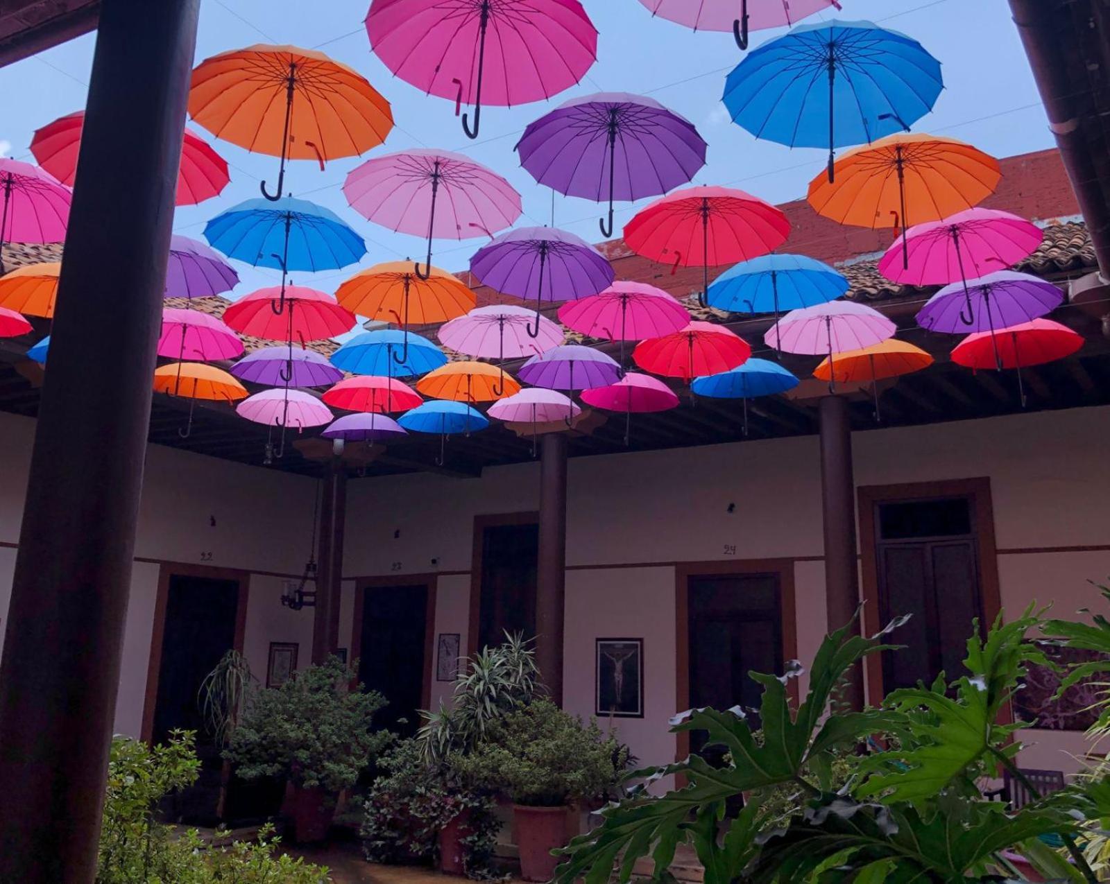 Hotel Villa De Flores Uruapan  Екстериор снимка