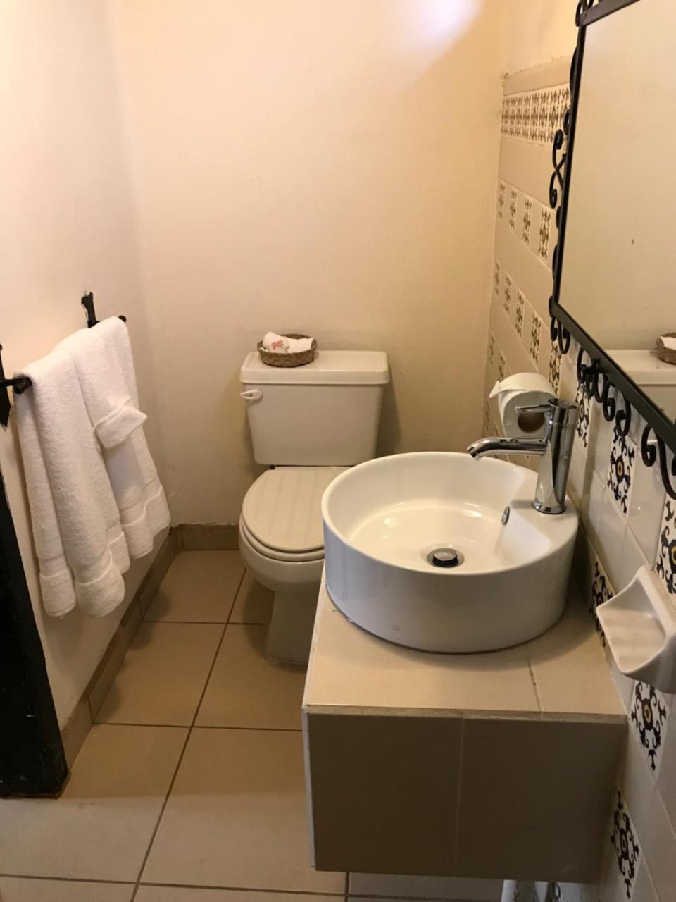 Hotel Villa De Flores Uruapan  Екстериор снимка