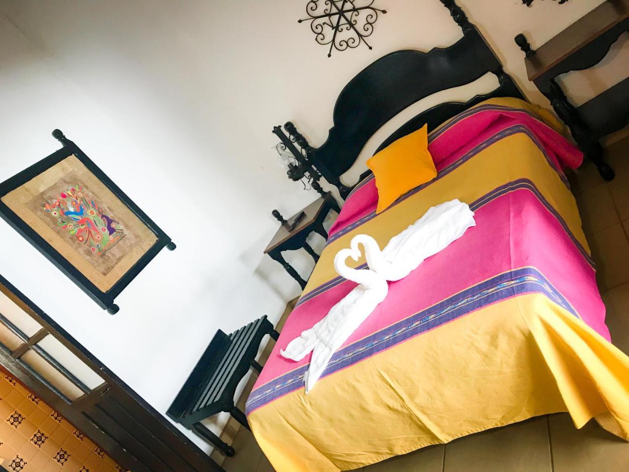 Hotel Villa De Flores Uruapan  Екстериор снимка