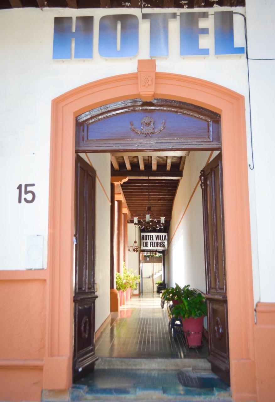 Hotel Villa De Flores Uruapan  Екстериор снимка