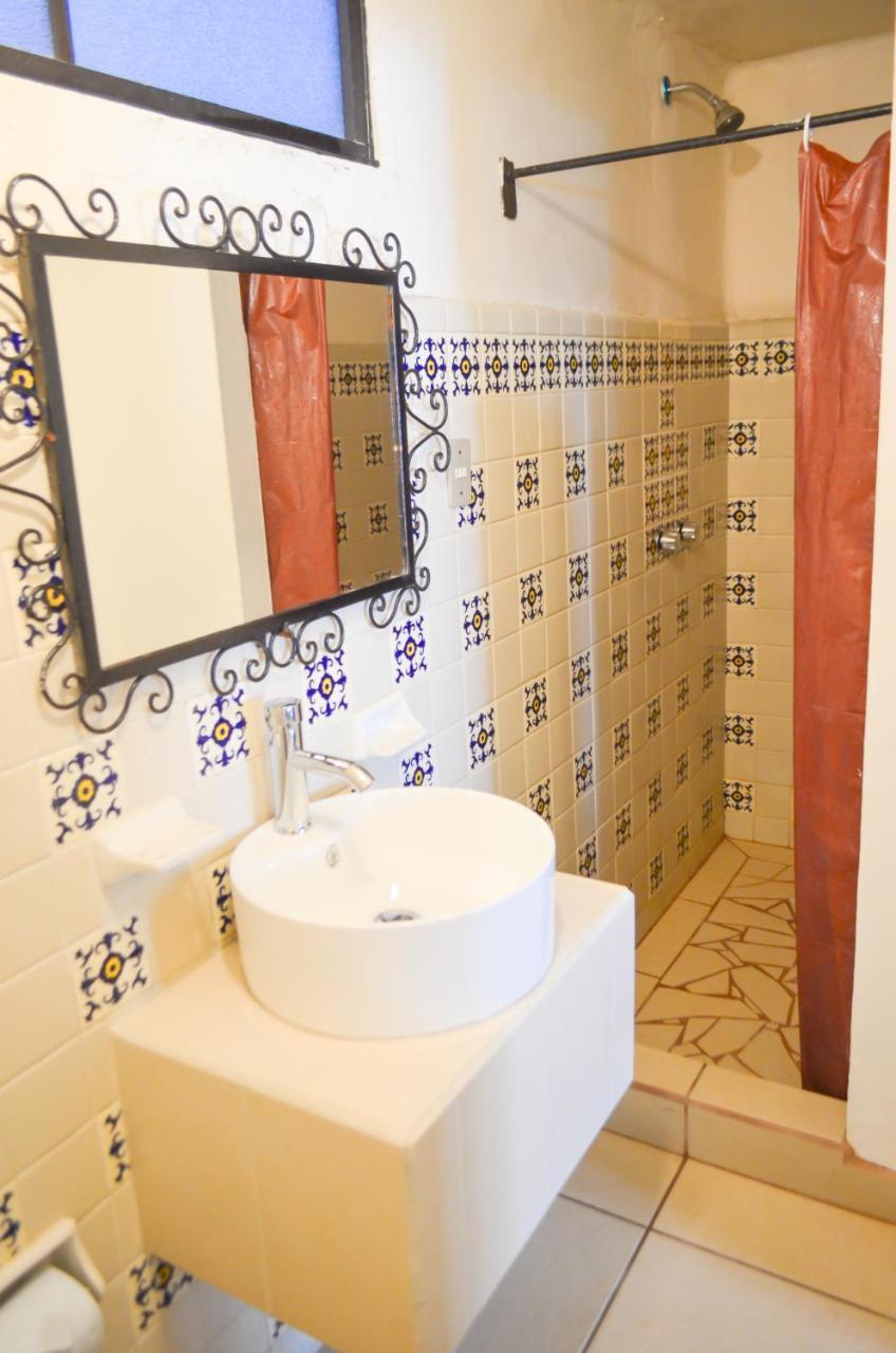 Hotel Villa De Flores Uruapan  Екстериор снимка