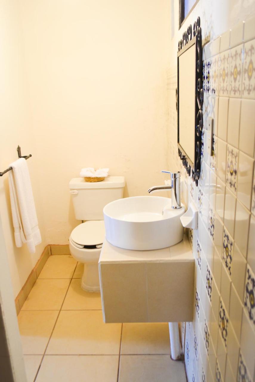 Hotel Villa De Flores Uruapan  Екстериор снимка