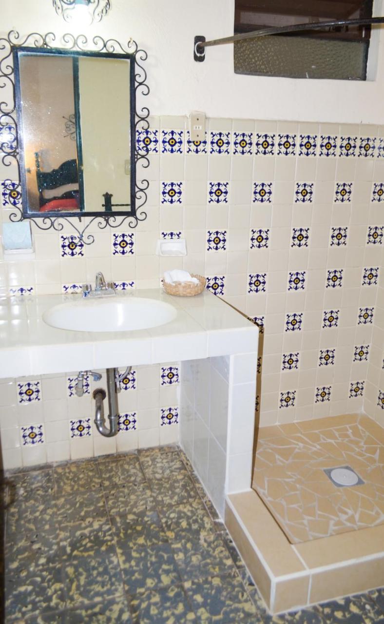Hotel Villa De Flores Uruapan  Екстериор снимка