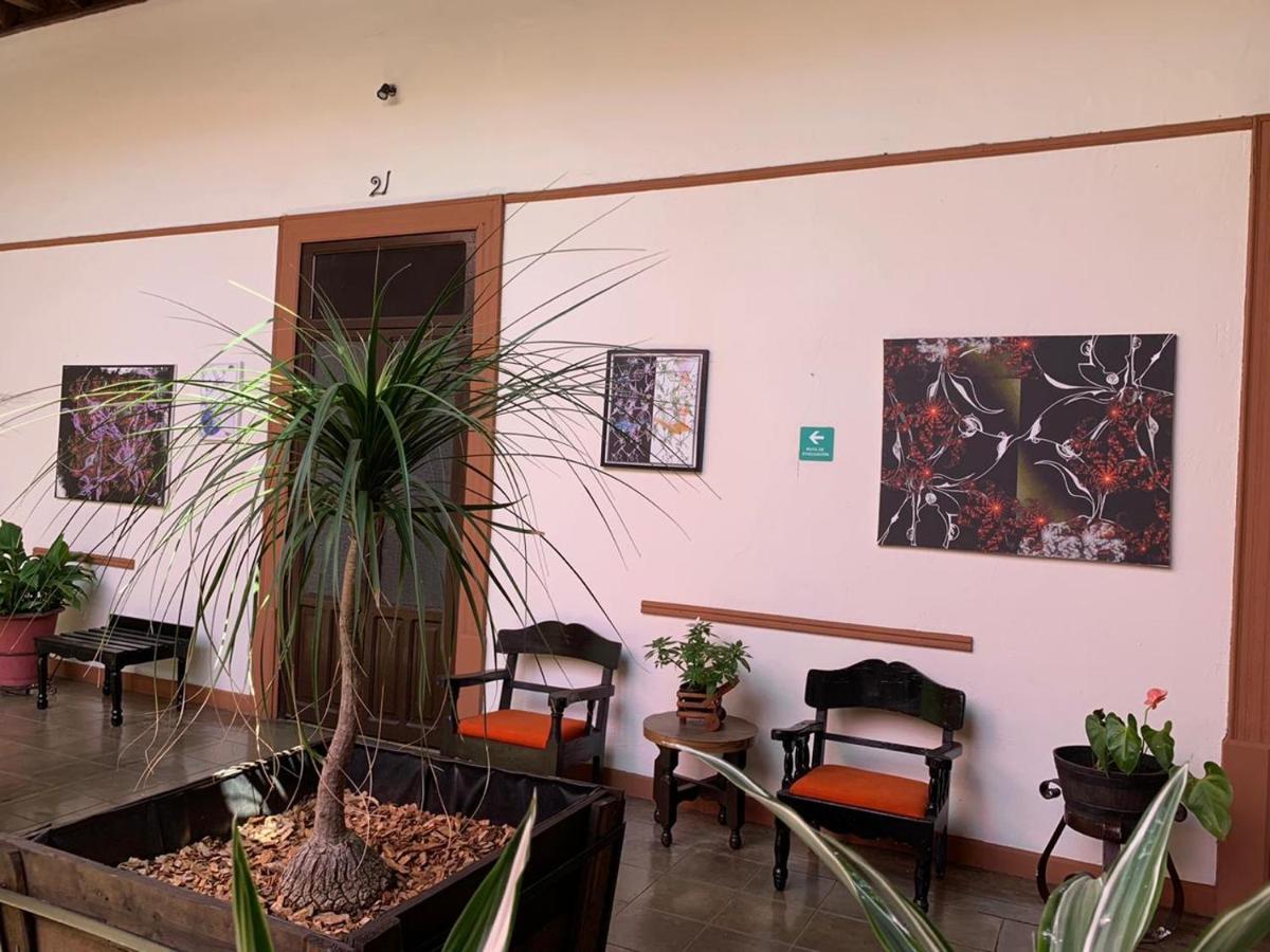 Hotel Villa De Flores Uruapan  Екстериор снимка